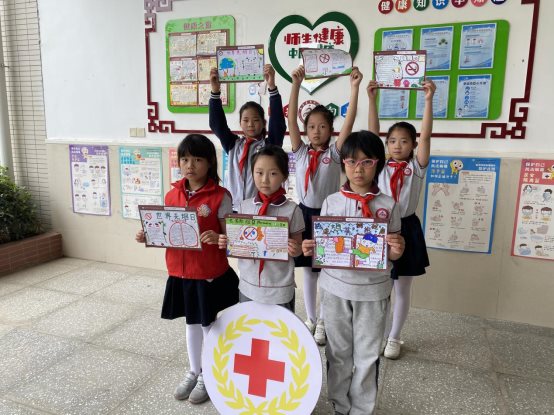 同学们绘制的无烟日手抄报