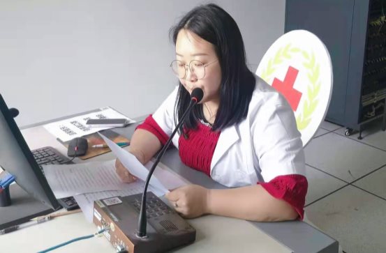 校园广播站讲话