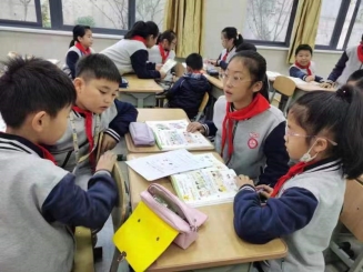 2学生讨论3