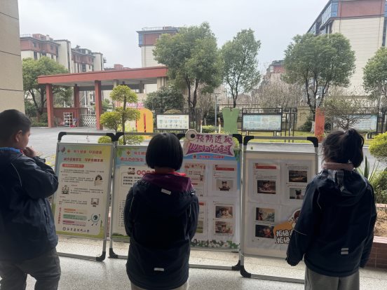 防近宣传展板 (3)