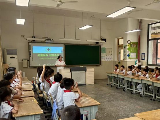 学生应急救护培训1 (2)