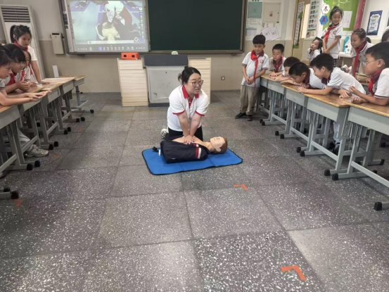 学生应急救护培训