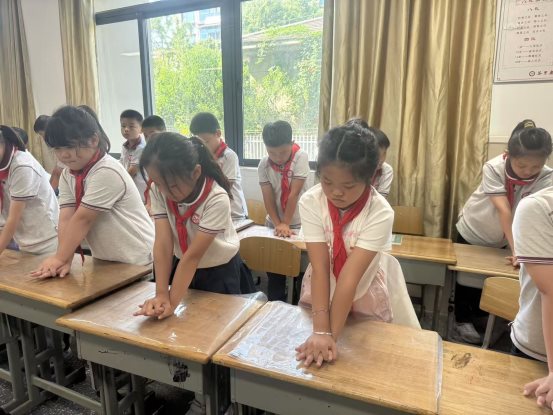 学生应急救护培训1 (4)